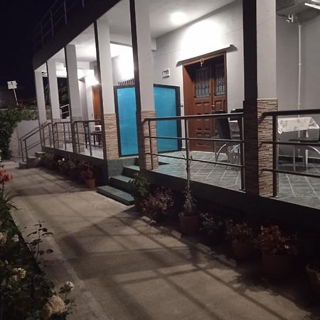 Vila N Dervishi Вльора Екстер'єр фото