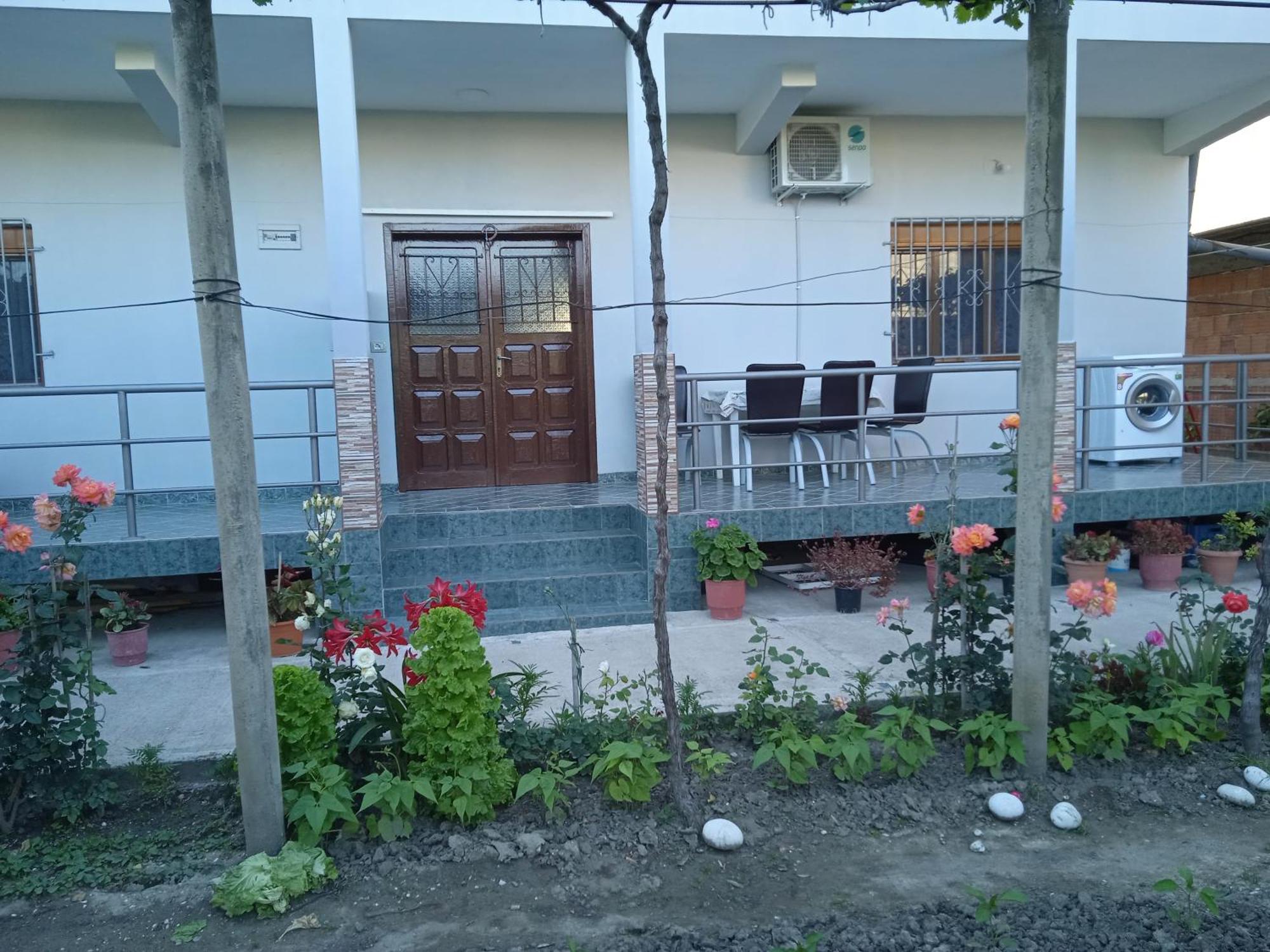 Vila N Dervishi Вльора Екстер'єр фото